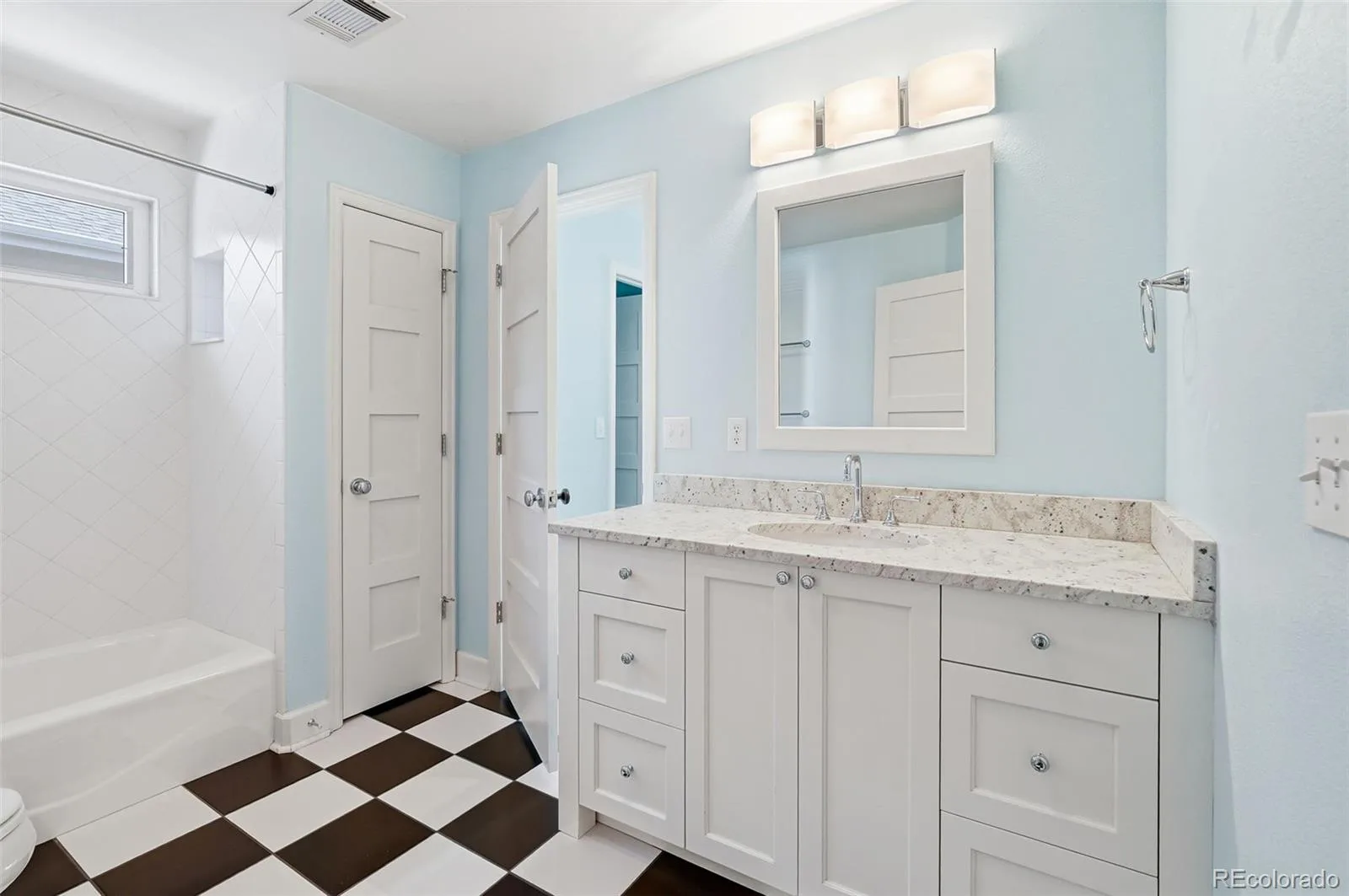 2515 S Clayton Street Denver CO 80210 MLS #REC5341548 07132026203731 1600 33