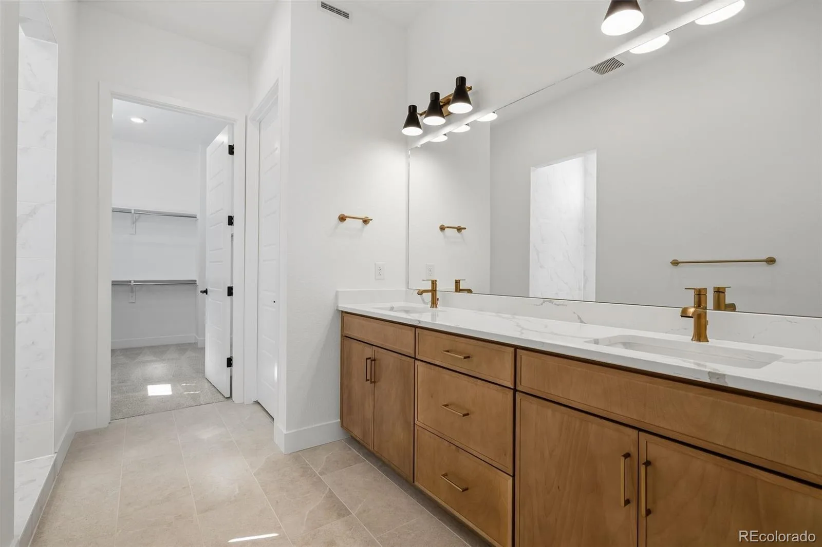 22007 E Rockinghorse Parkway Aurora CO 80016 | MLS #REC5344975 10062026233117 1600 10