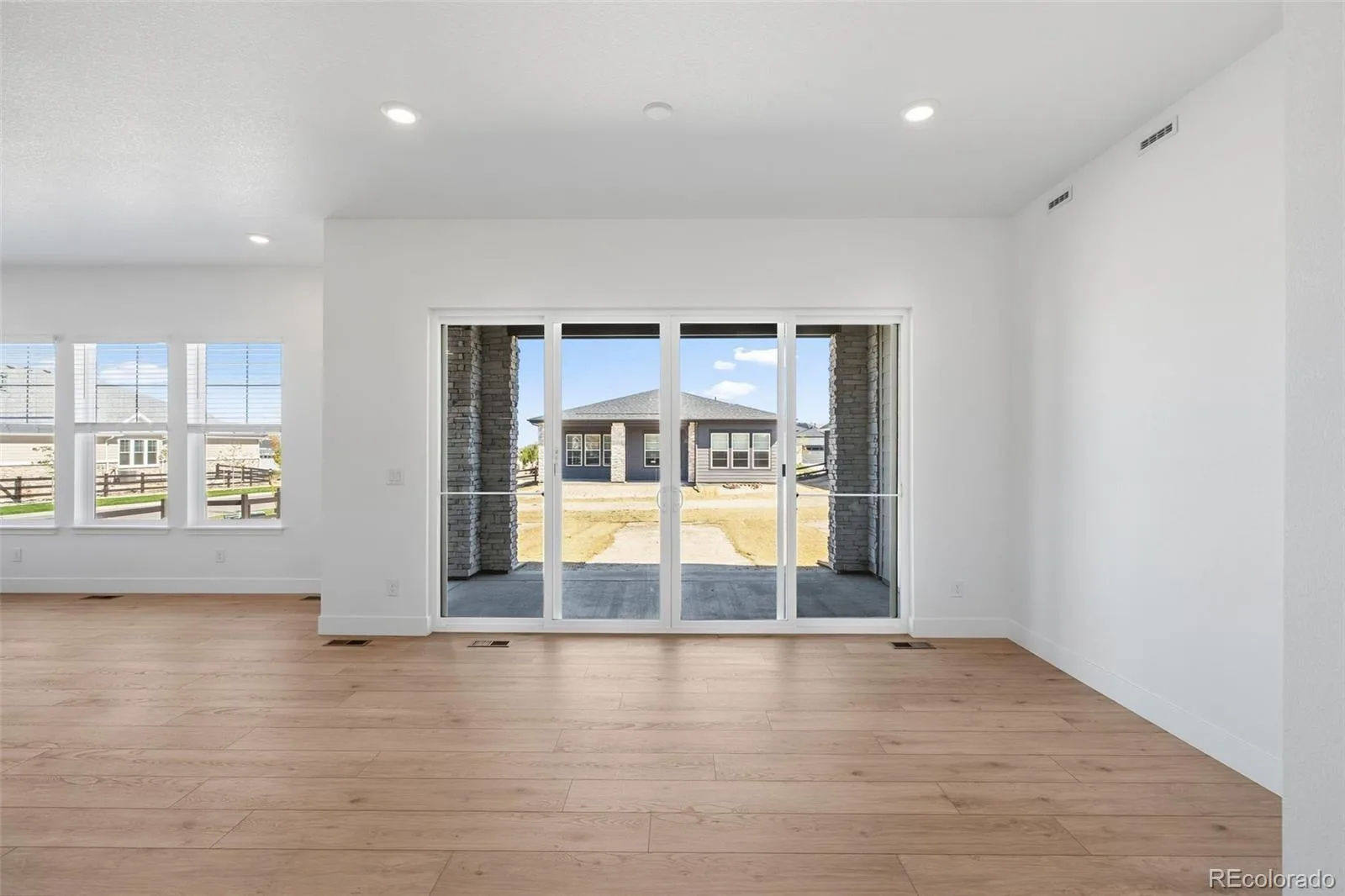 22007 E Rockinghorse Parkway Aurora CO 80016 | MLS #REC5344975 10062026233117 1600 7
