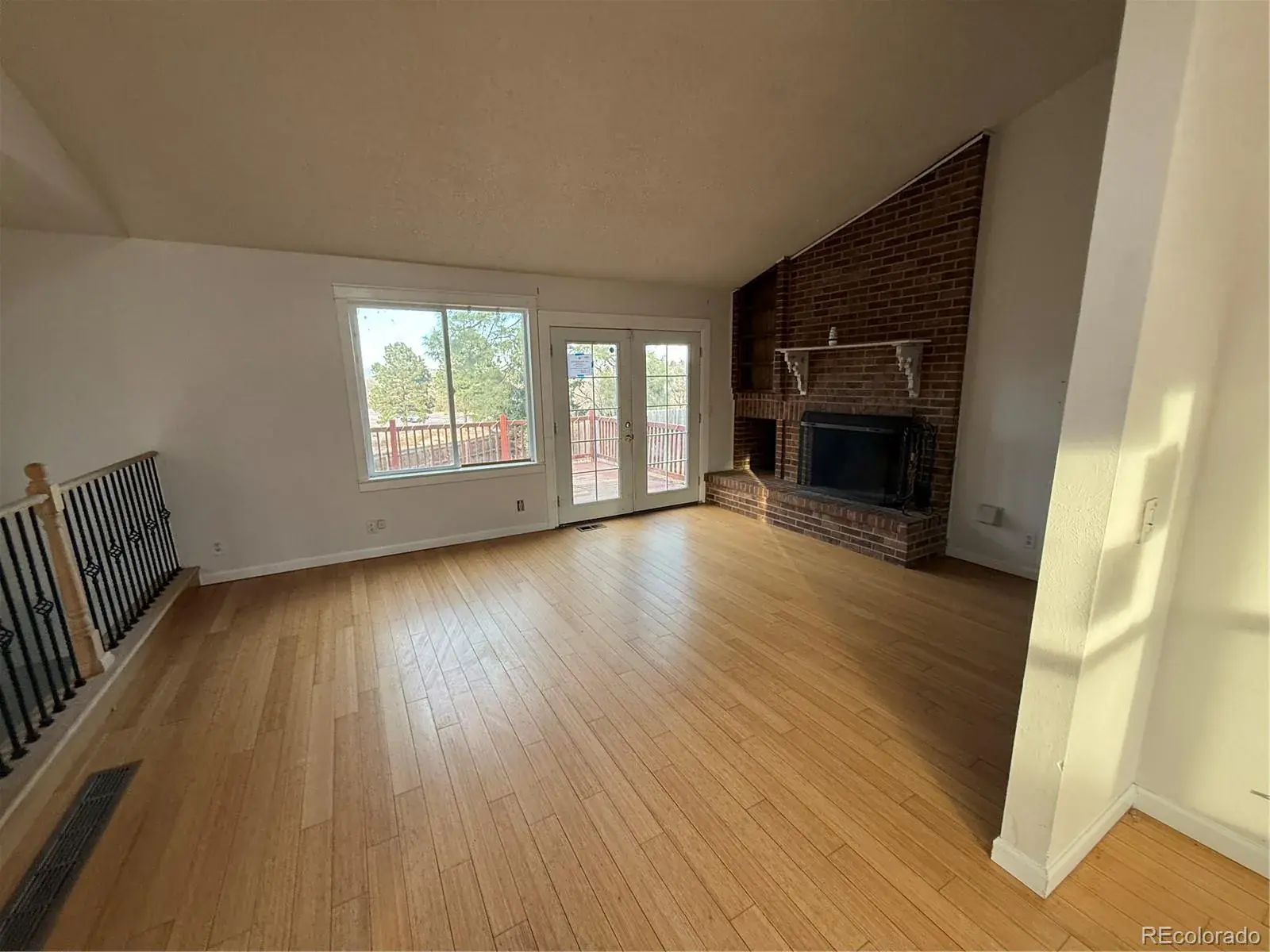 2359 E Nichols Place Centennial CO 80122 | MLS #REC5348008 02202026235630 1600 7