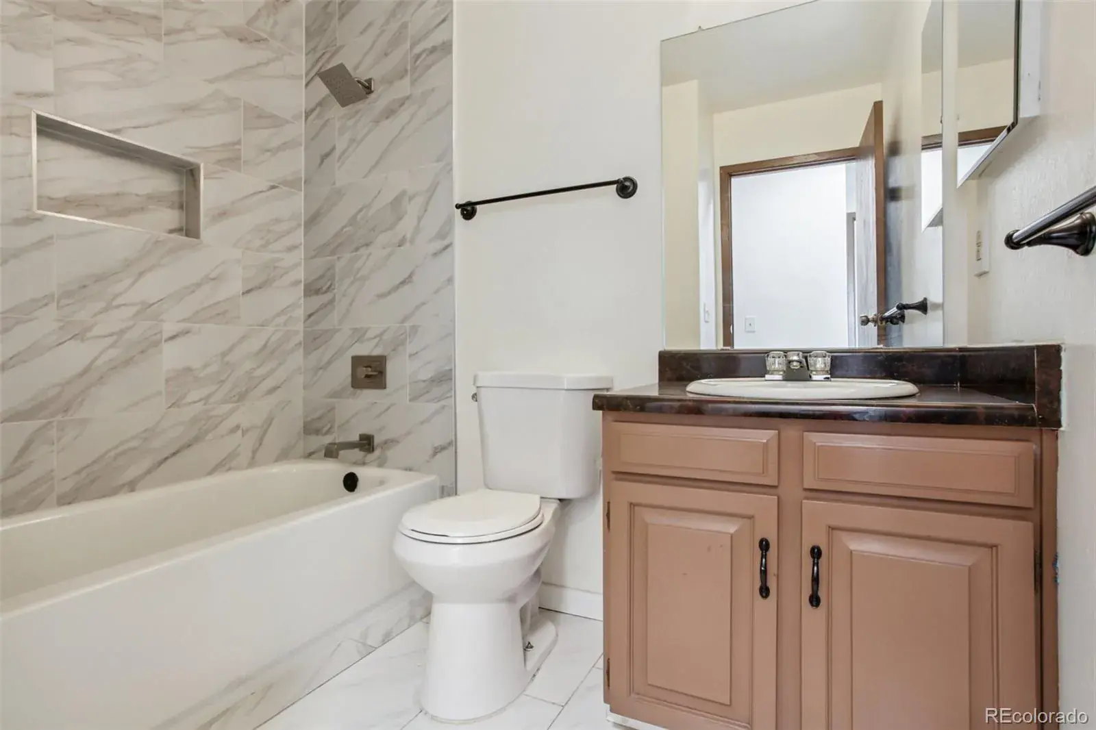 4586 S Fraser Way Aurora CO 80015 MLS #REC5351617 01292026081715 1600 17