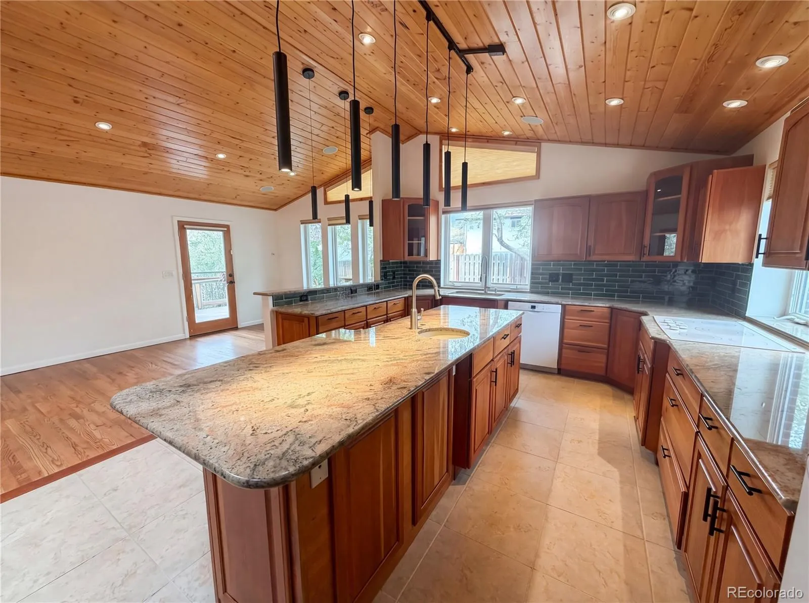 04172026221202 1600 1