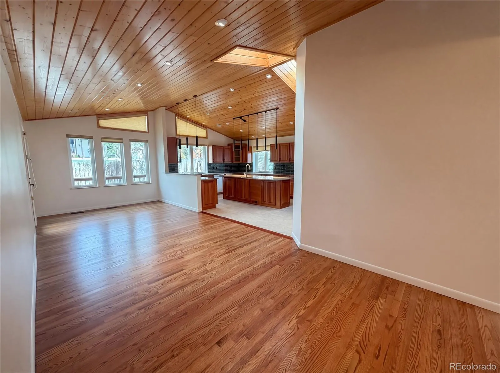 04172026221202 1600 10