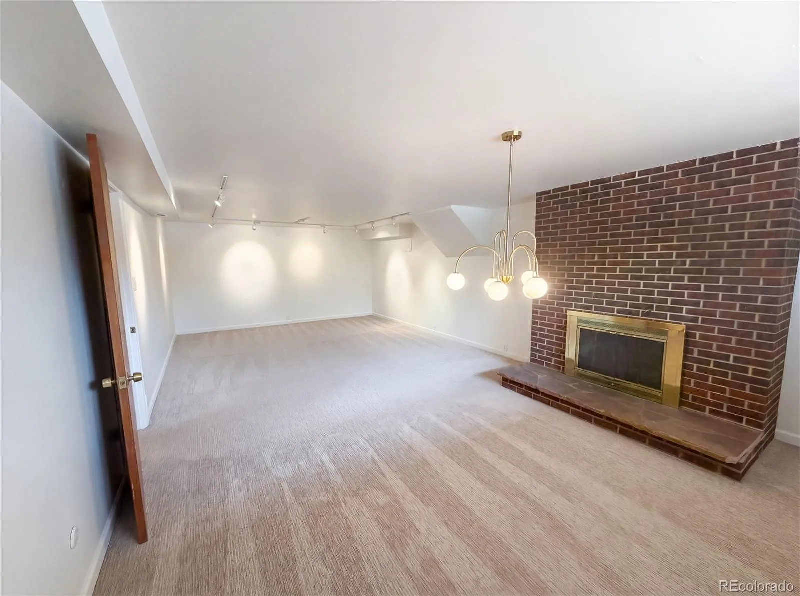 04172026221202 1600 12