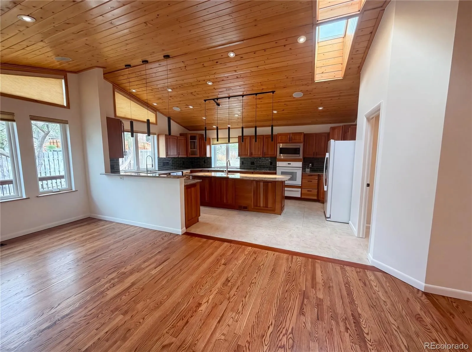 04172026221202 1600 14