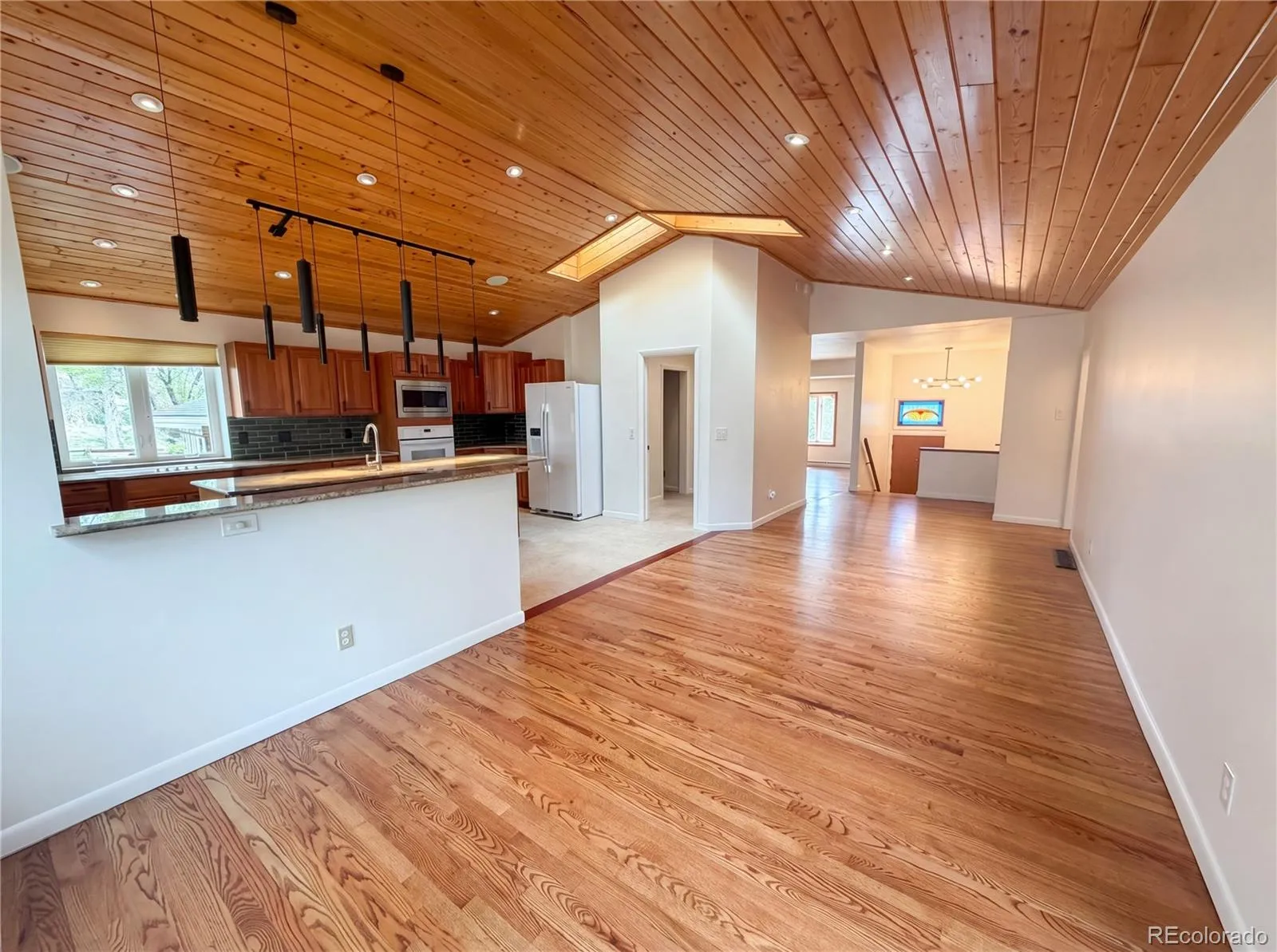 04172026221202 1600 8