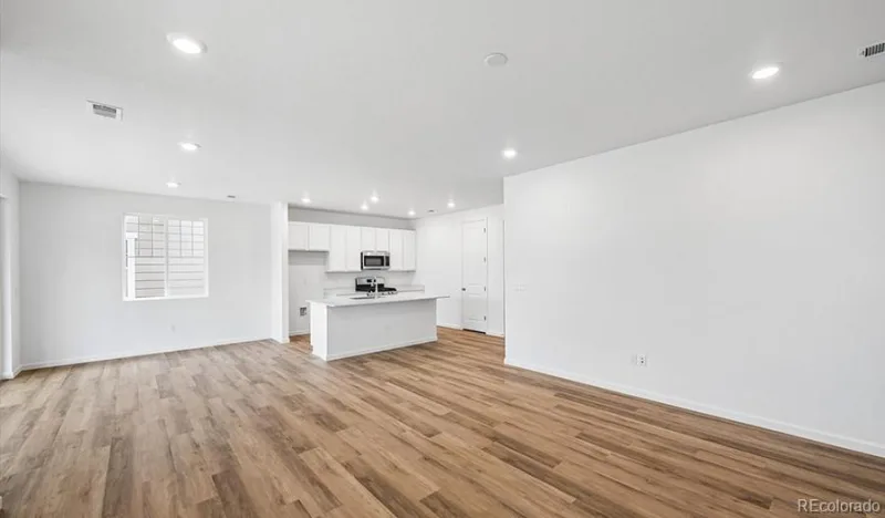 3932 N Haleyville Street Aurora CO 80019 | MLS #REC5354212 08182026184437 800 13