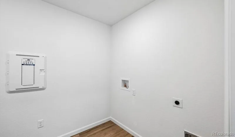 3932 N Haleyville Street Aurora CO 80019 | MLS #REC5354212 08182026184437 800 17