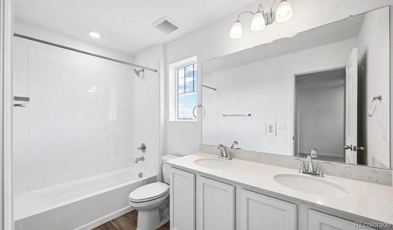 3932 N Haleyville Street Aurora CO 80019 | MLS #REC5354212 08182026184437 800 19