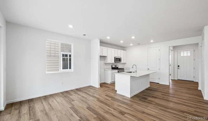 3932 N Haleyville Street Aurora CO 80019 | MLS #REC5354212 08182026184437 800 5