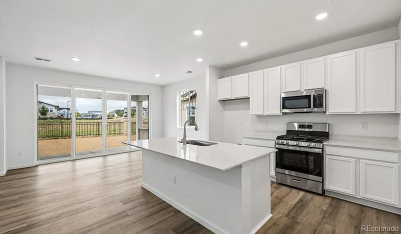 3932 N Haleyville Street Aurora CO 80019 | MLS #REC5354212 08182026184437 800 8