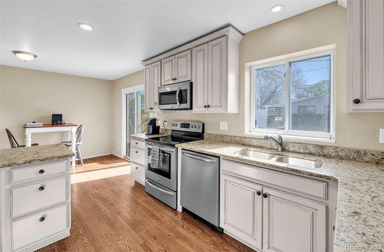 04162026193024 1600 11