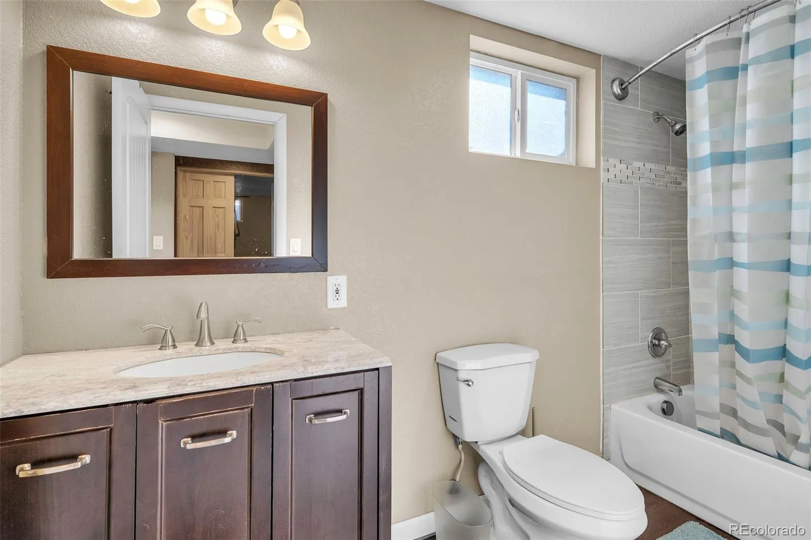 04162026193024 1600 22