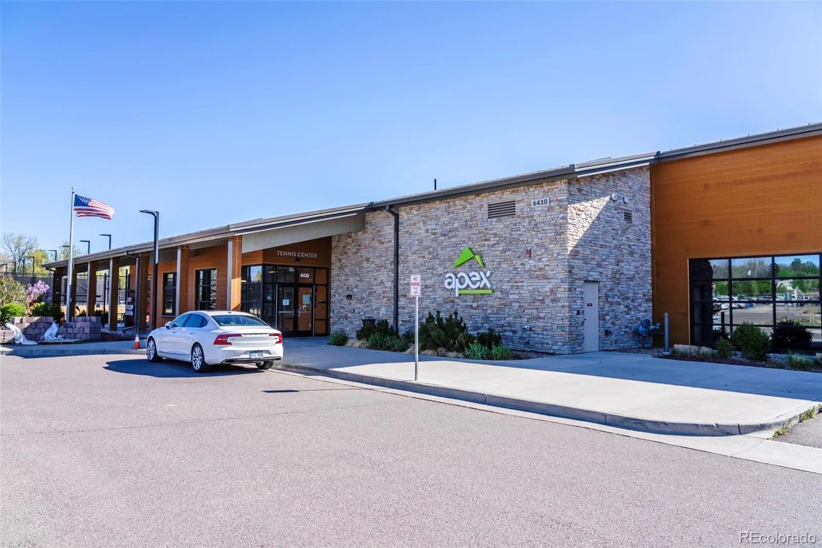 04162026193024 1600 32