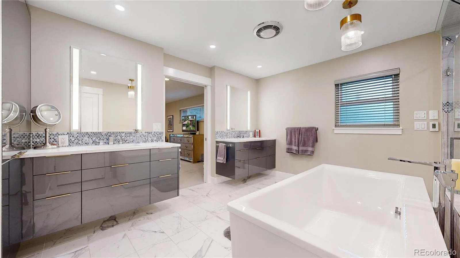 463 Locust Street Denver CO 80220 MLS #REC5356097 06302026170256 1600 23