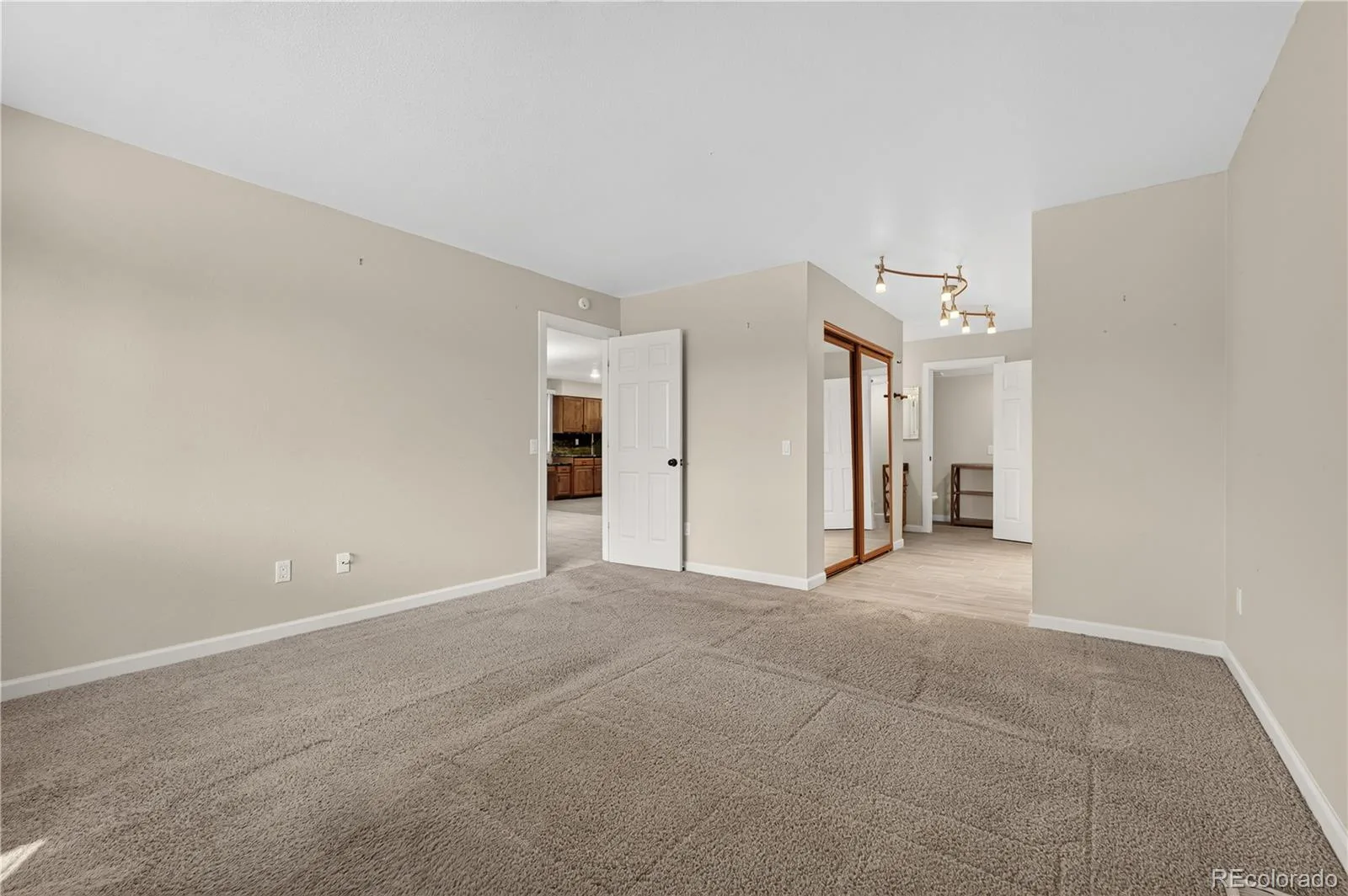 10594 Park E Mountain Littleton CO 80127 | MLS #REC5356293 07312026211048 1600 14