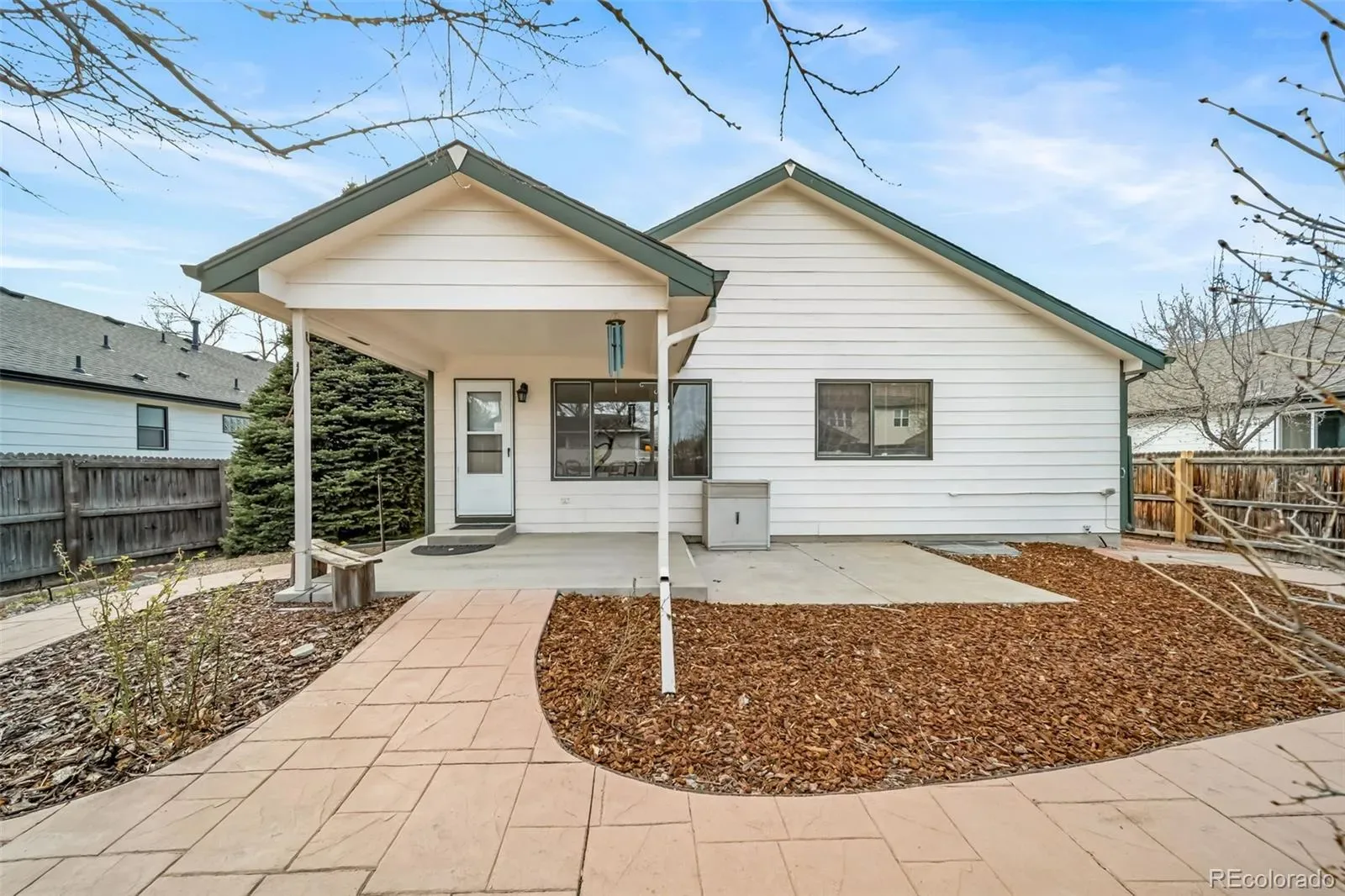 03142026004837 1600 32