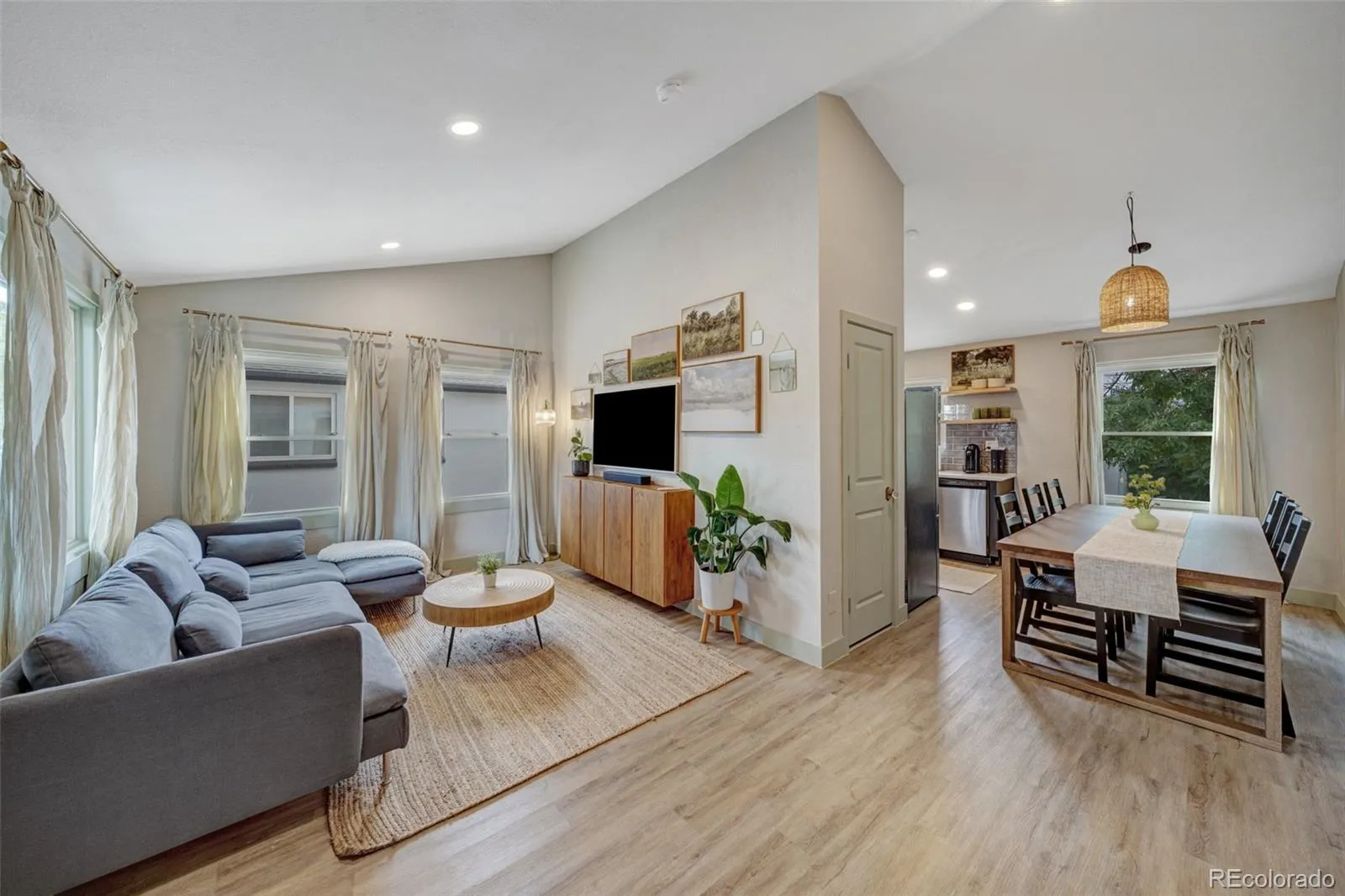 3285 S Elati Street Englewood CO 80110 MLS #REC5362995 05282026163204 1600 0