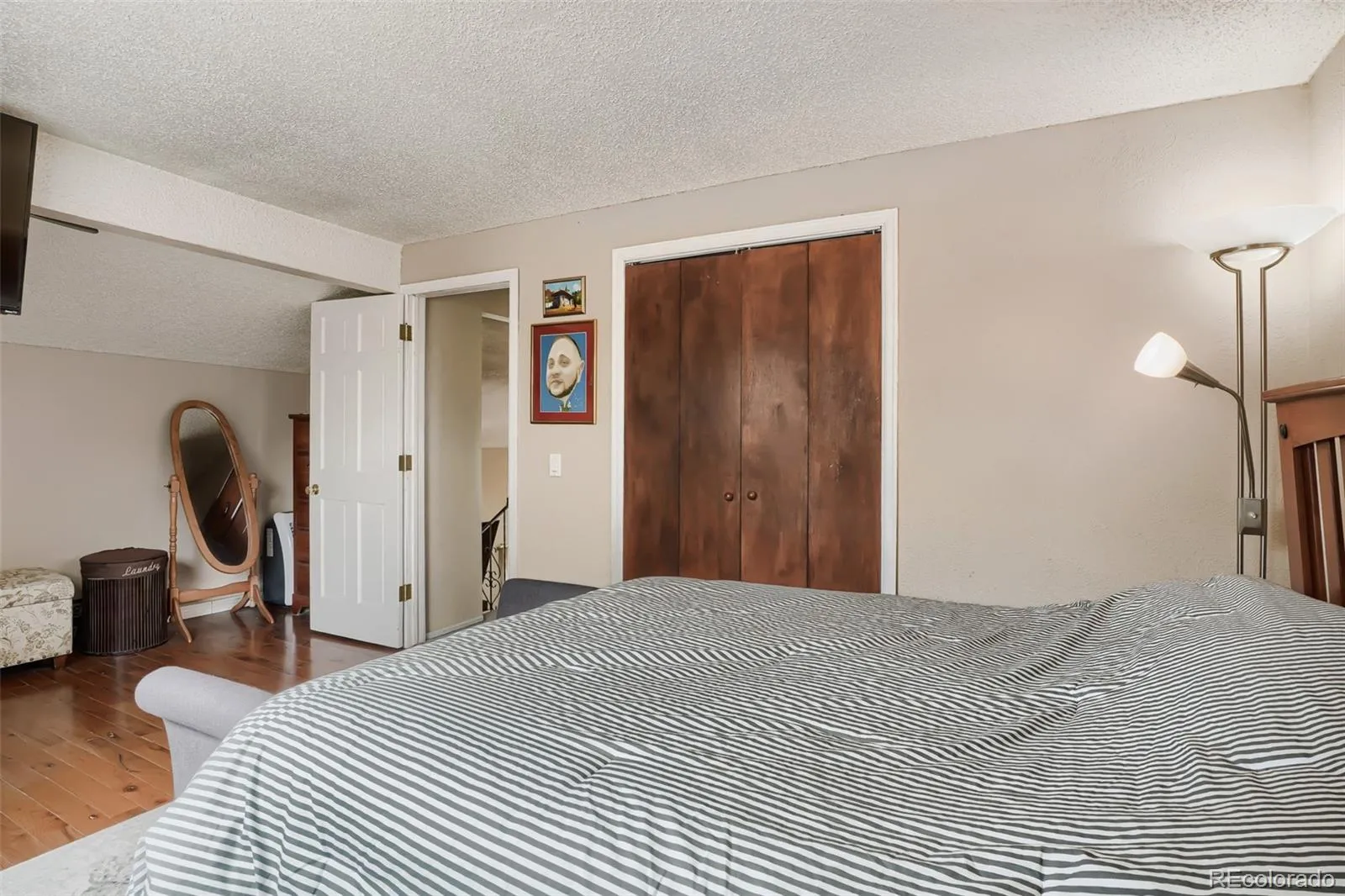 8901 W Radcliffe Place Littleton CO 80123 MLS #REC5363930 04292026182627 1600 17