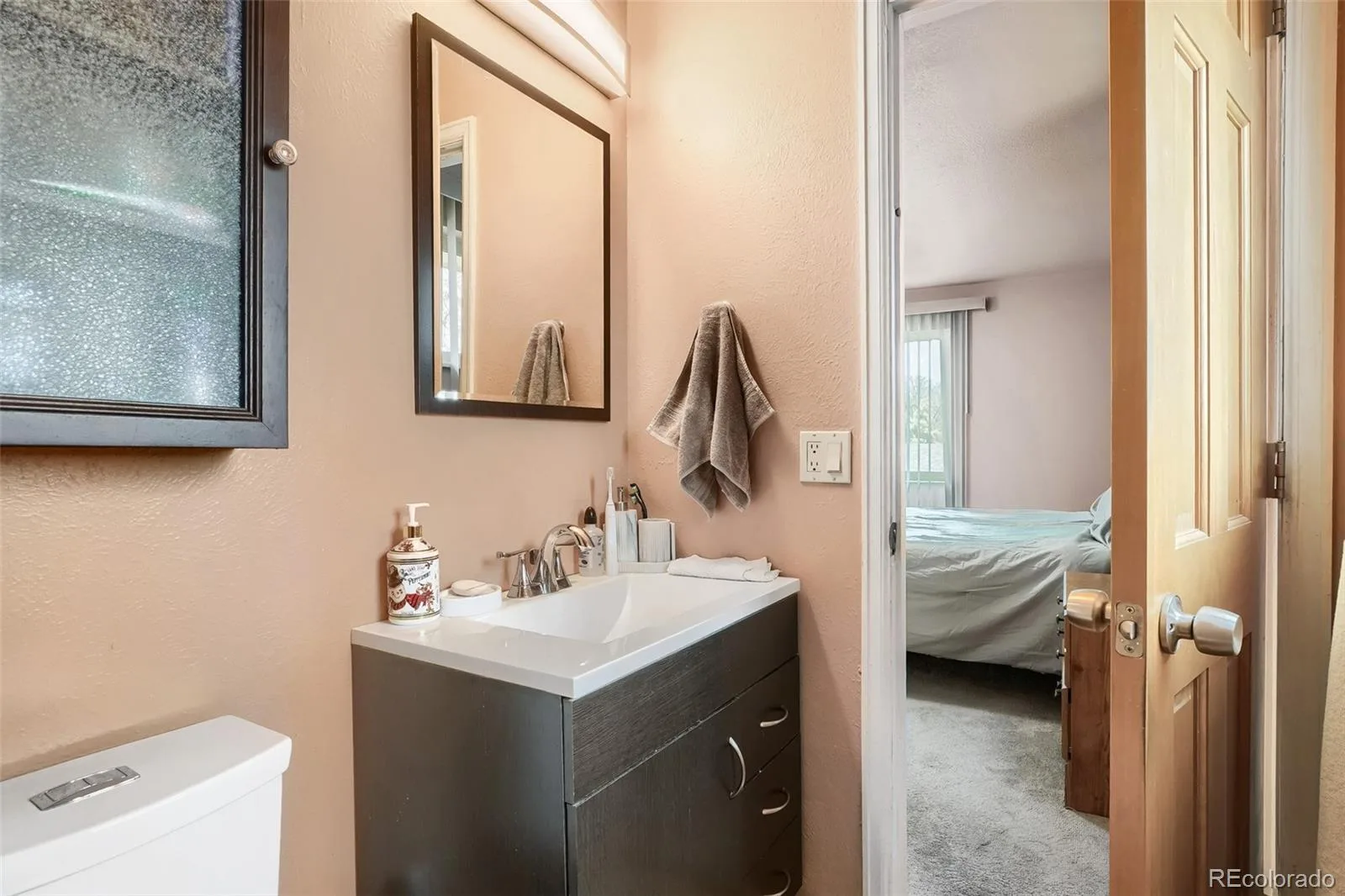 8901 W Radcliffe Place Littleton CO 80123 | MLS #REC5363930 08282026151530 1600 21