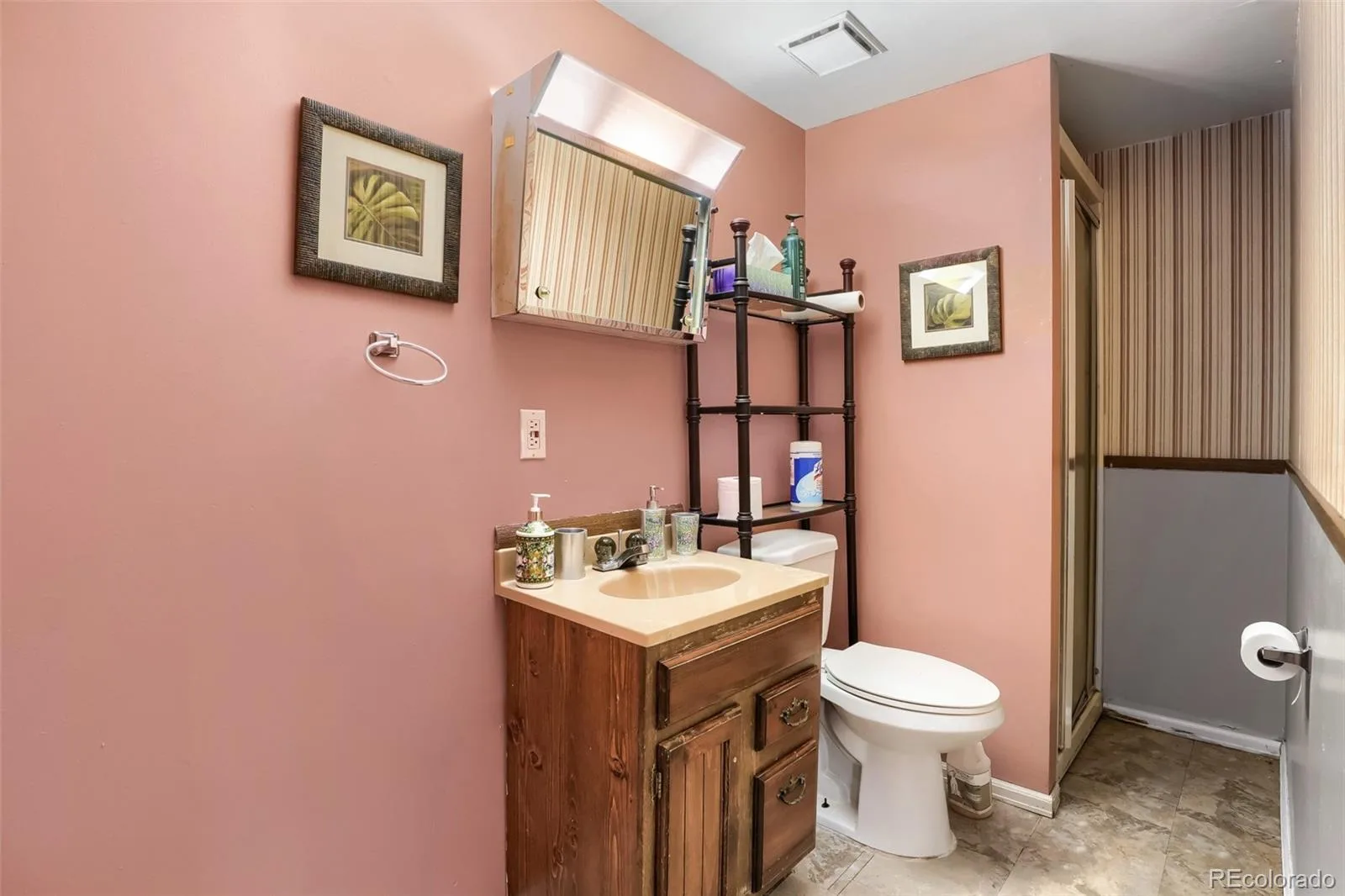 8901 W Radcliffe Place Littleton CO 80123 | MLS #REC5363930 08282026151530 1600 24