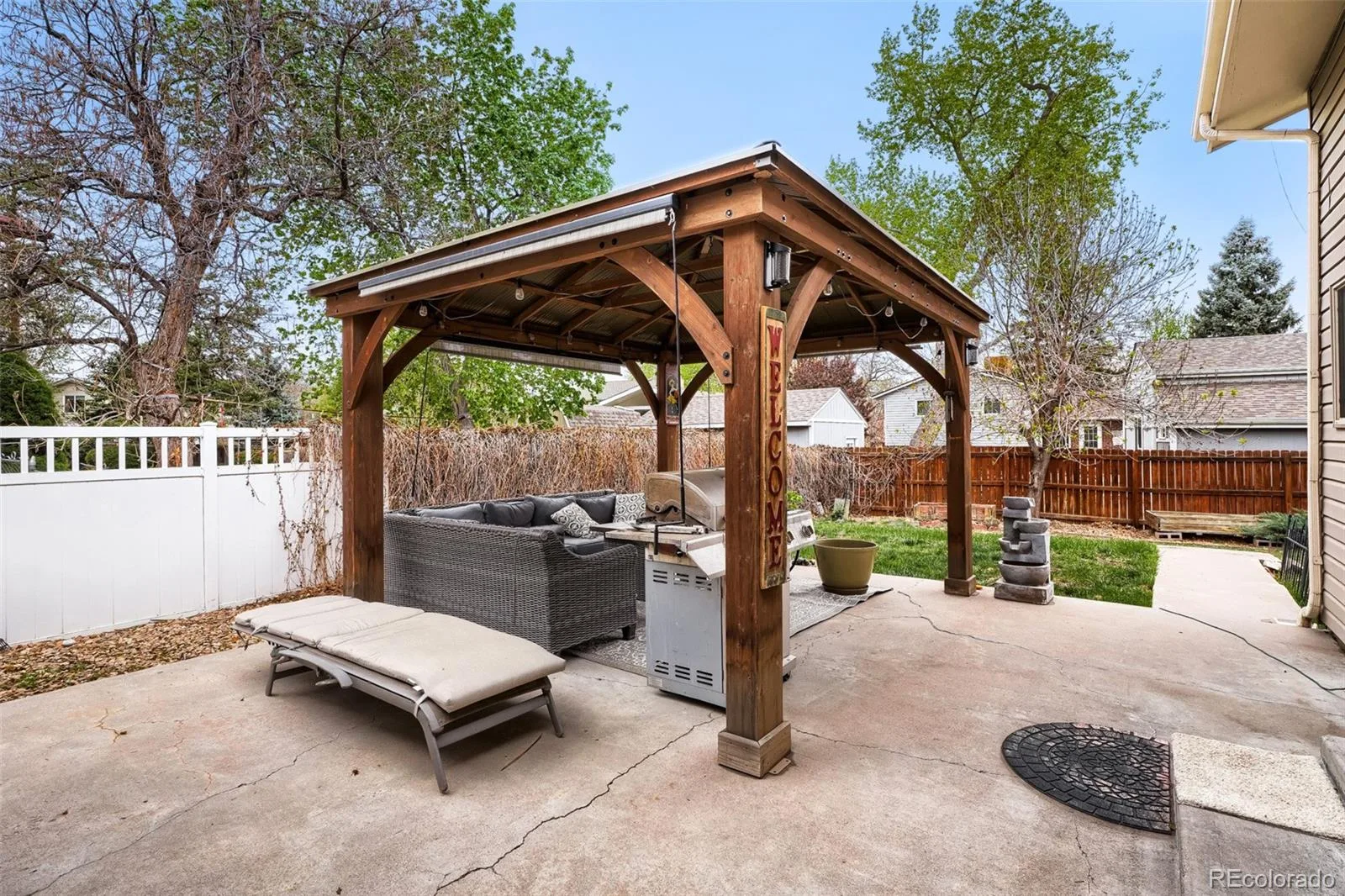 8901 W Radcliffe Place Littleton CO 80123 | MLS #REC5363930 08282026151530 1600 26