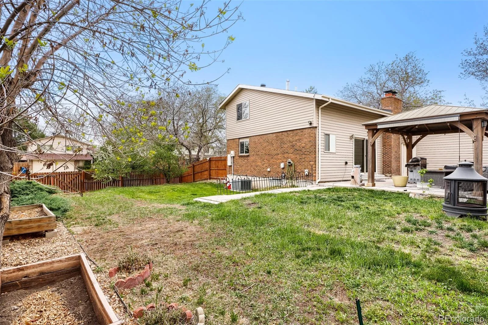 8901 W Radcliffe Place Littleton CO 80123 | MLS #REC5363930 08282026151530 1600 27