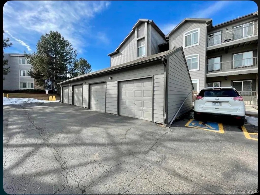 2575 S Syracuse Way #F102 Denver CO 80231 | MLS #REC5366266 08292026005843 1024 17