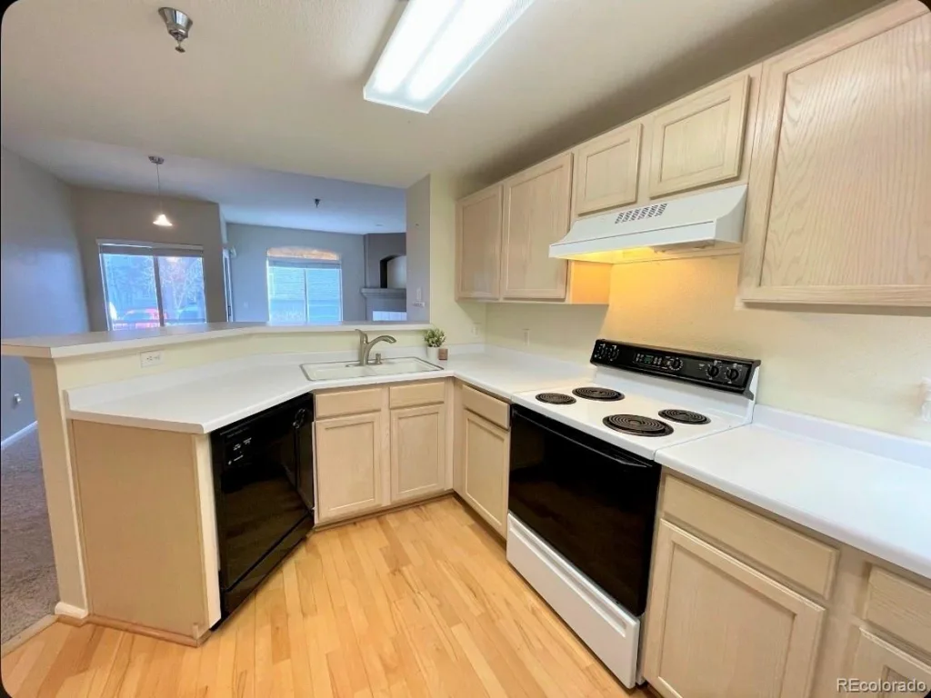 2575 S Syracuse Way #F102 Denver CO 80231 | MLS #REC5366266 08292026005843 1024 2
