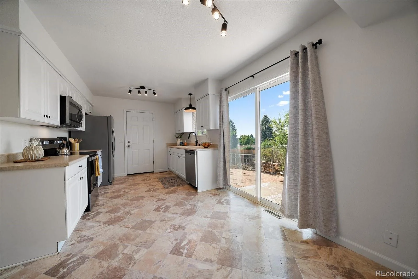4567 S Fairplay Court Aurora CO 80015 | MLS #REC5366717 08072026203202 1600 10