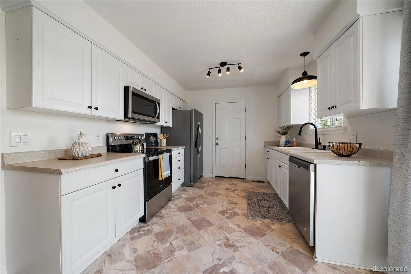 4567 S Fairplay Court Aurora CO 80015 | MLS #REC5366717 08072026203202 1600 2