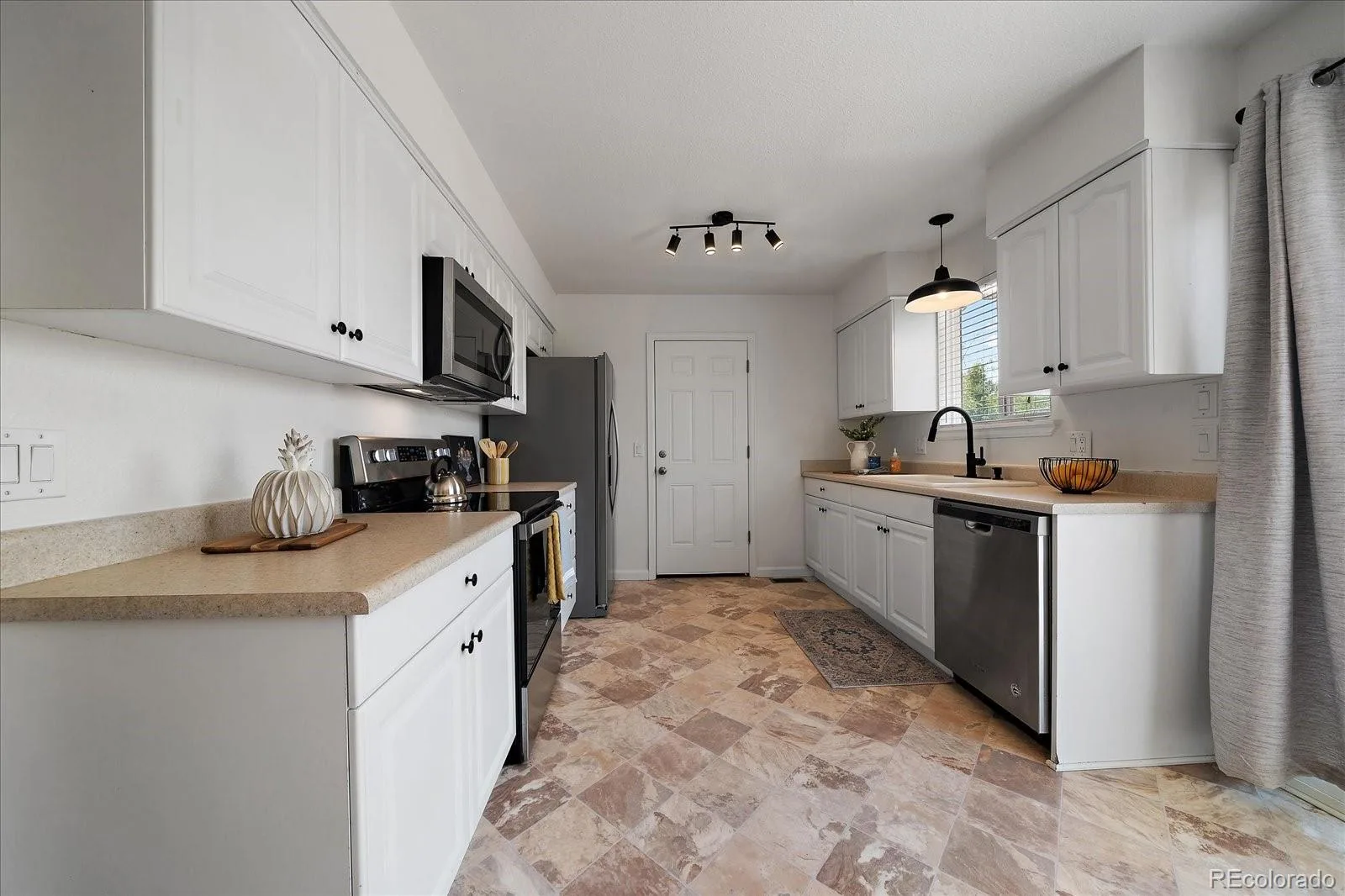 4567 S Fairplay Court Aurora CO 80015 | MLS #REC5366717 08072026203202 1600 7