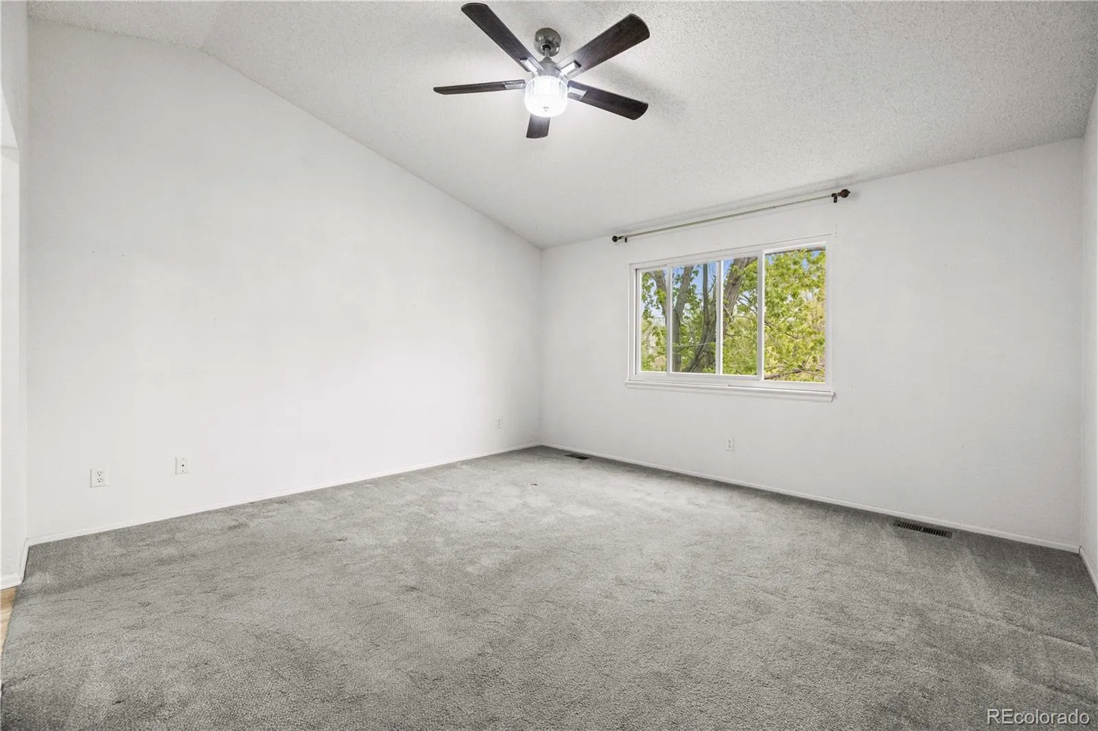 5351 S Lisbon Way Centennial CO 80015 MLS #REC5367799 05022026052316 1600 21