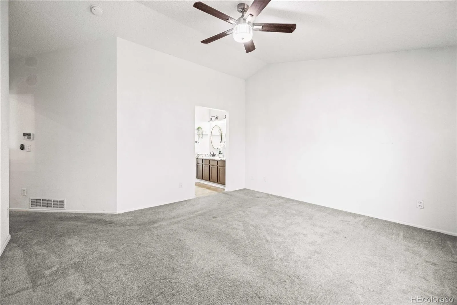 5351 S Lisbon Way Centennial CO 80015 MLS #REC5367799 05022026052316 1600 22