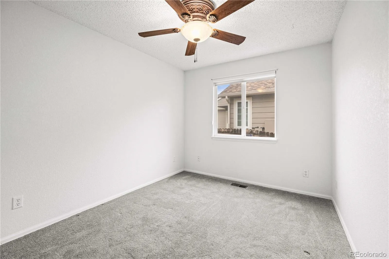 5351 S Lisbon Way Centennial CO 80015 MLS #REC5367799 05022026052316 1600 27