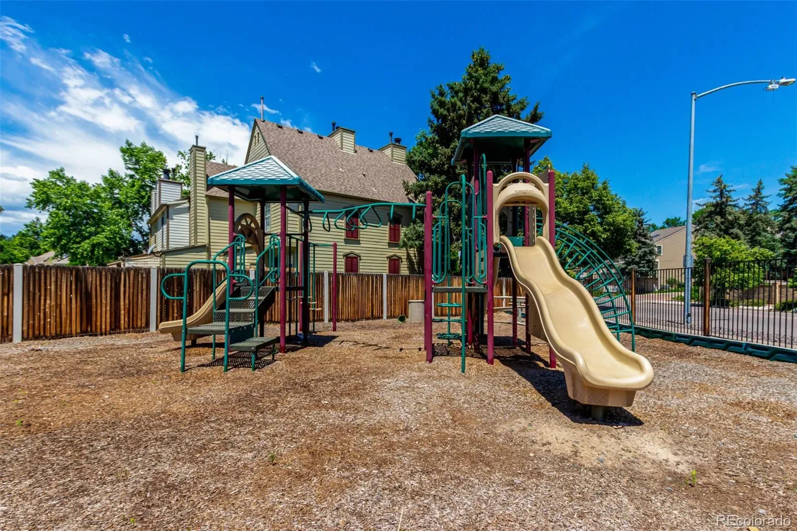 03212026205941 1600 32