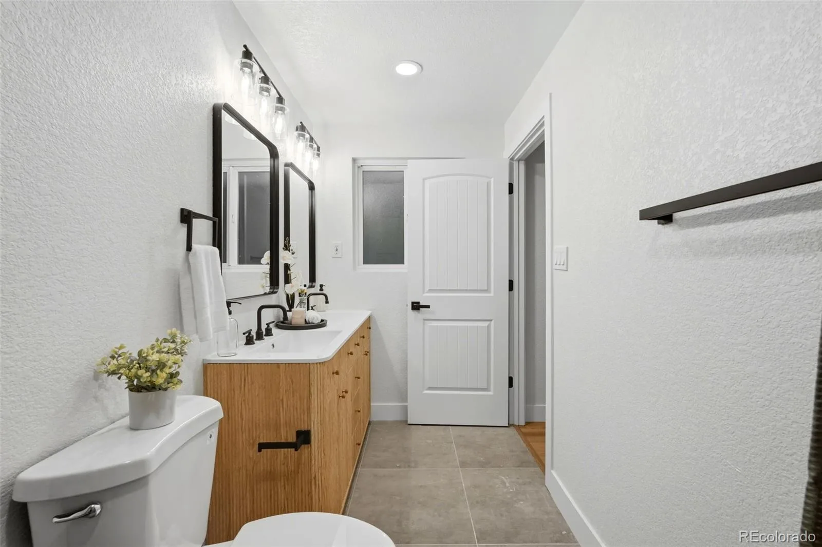 13482 W Ohio Drive Lakewood CO 80228 | MLS #REC5371295 10142026183646 1600 19