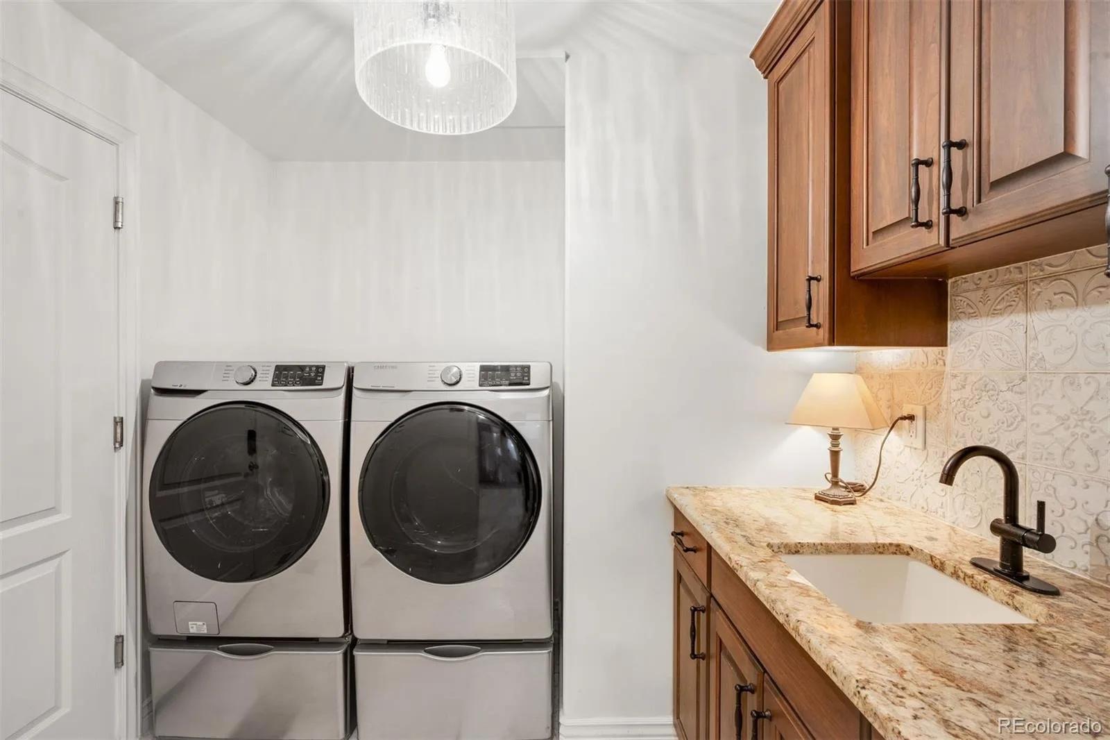 220 S Milwaukee Street Denver CO 80209 | MLS #REC5372028 10082026183939 1600 26