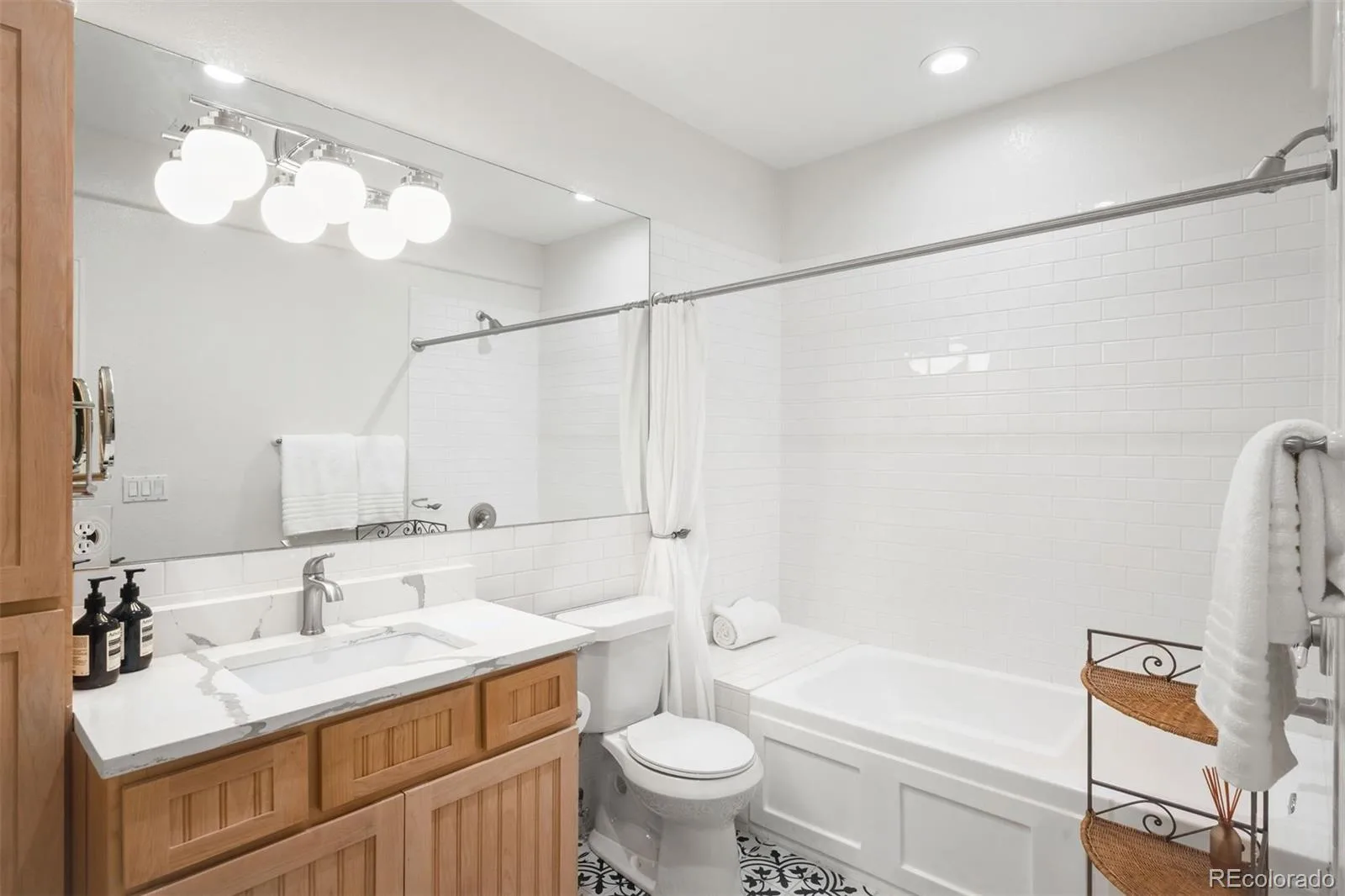 220 S Milwaukee Street Denver CO 80209 | MLS #REC5372028 10082026183939 1600 31