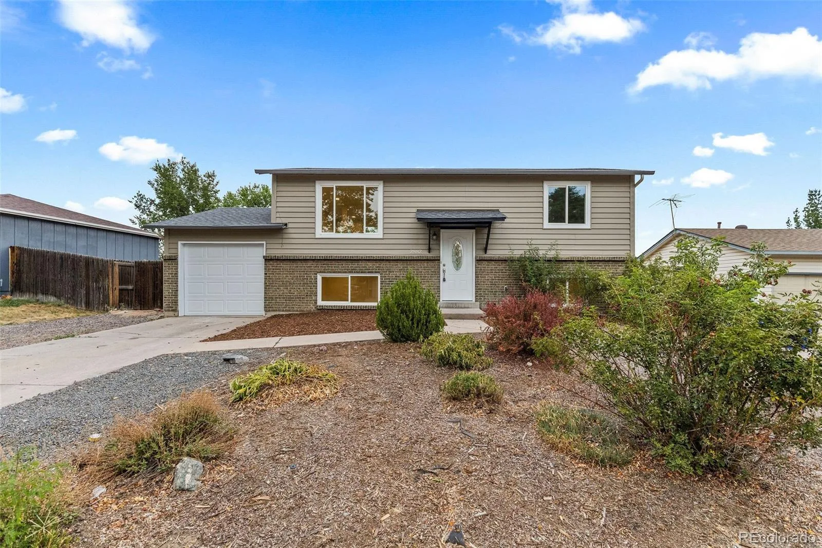 2882 S Mobile Street Aurora CO 80013 | MLS #REC5376523 08152026191741 1600 20