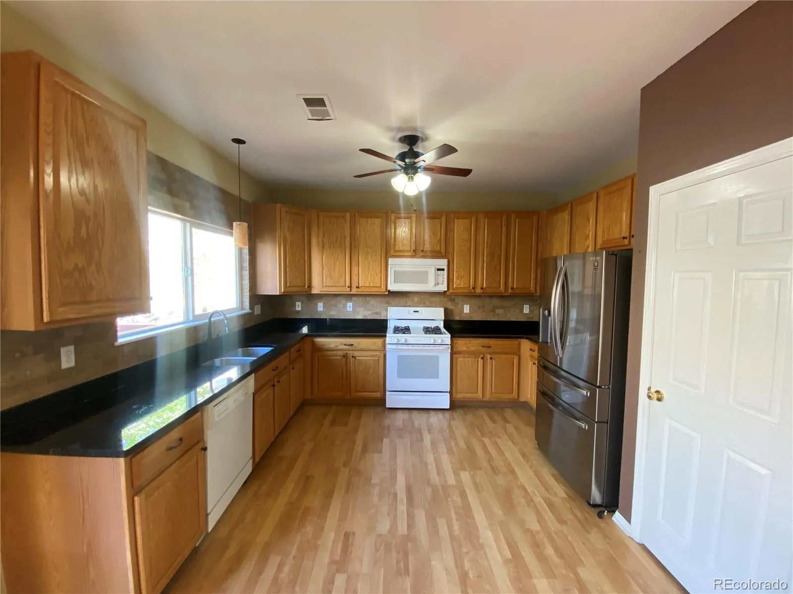 407 Ivory Circle Aurora CO 80011 MLS #REC5382011 04212026144914 1600 3