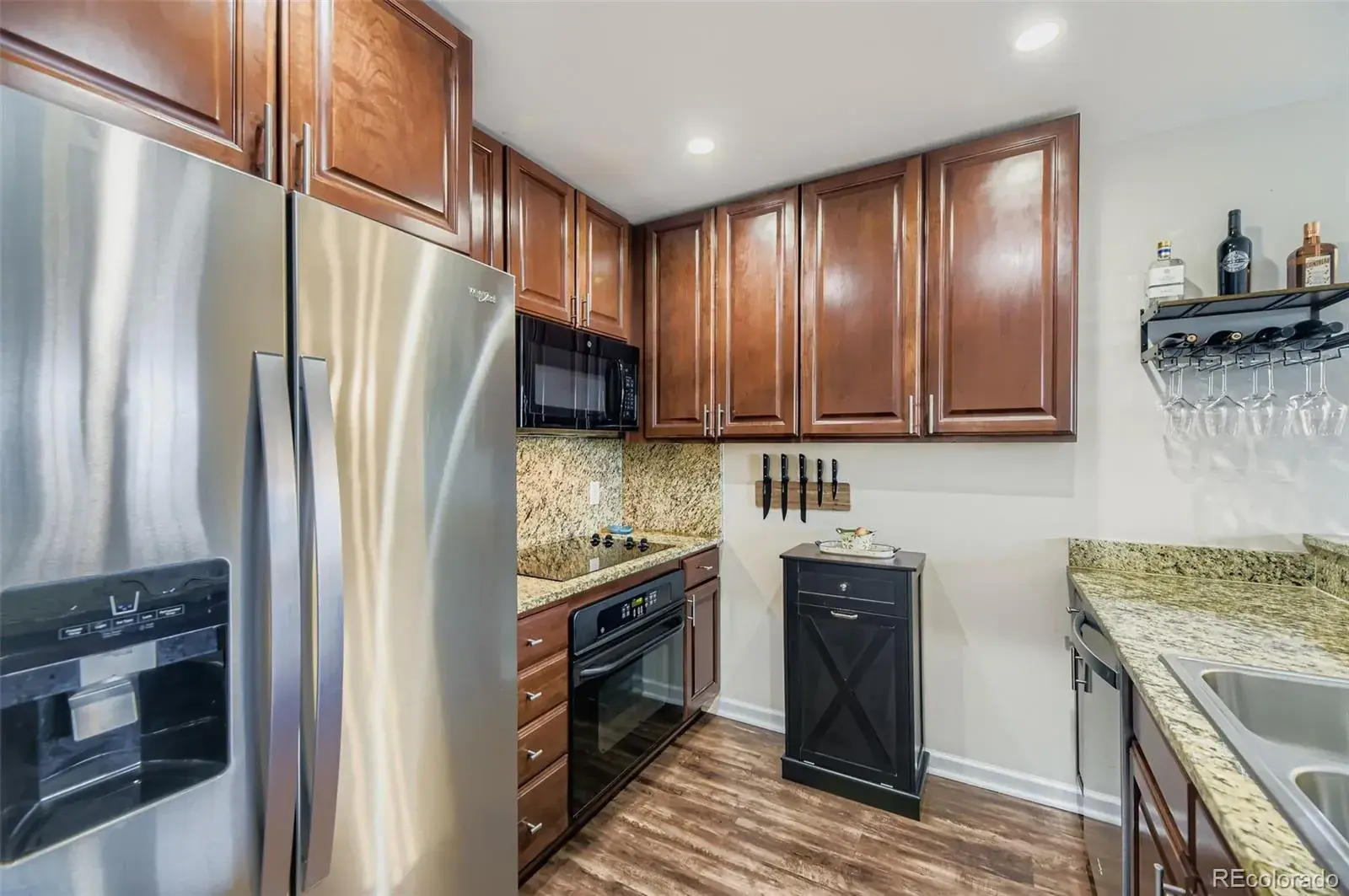 10102025183004 1600 11