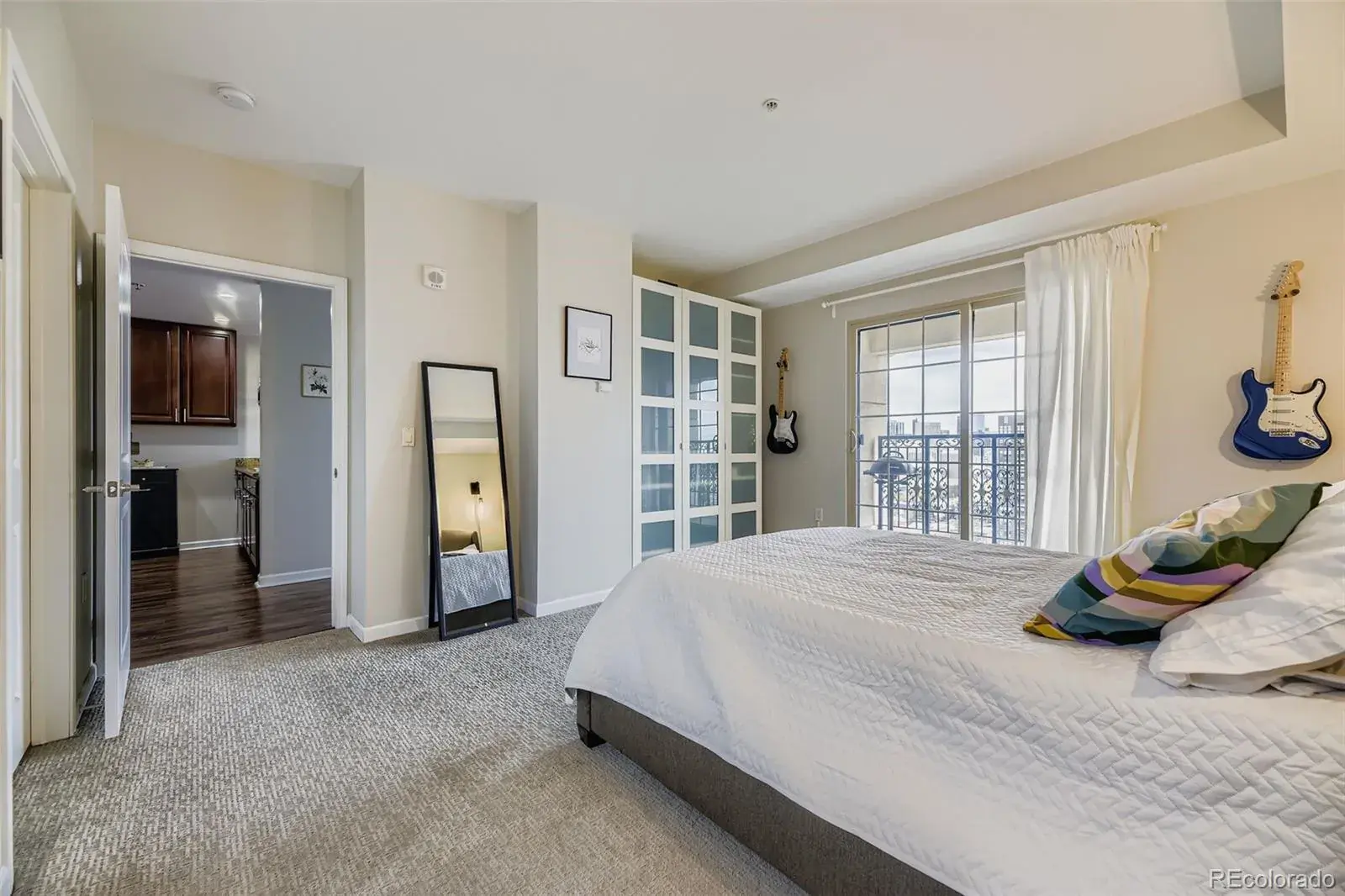 10102025183004 1600 14