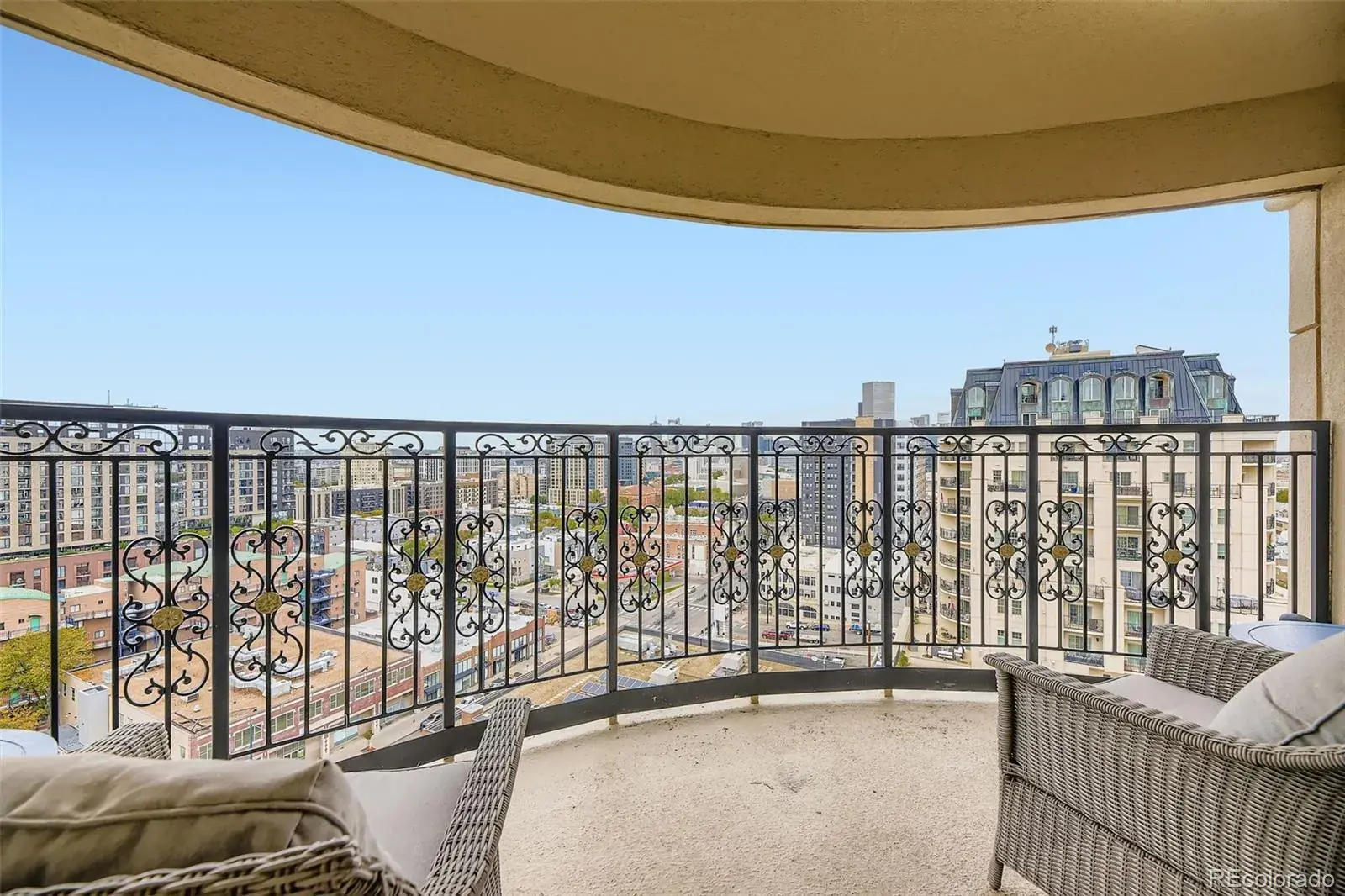 10102025183004 1600 27