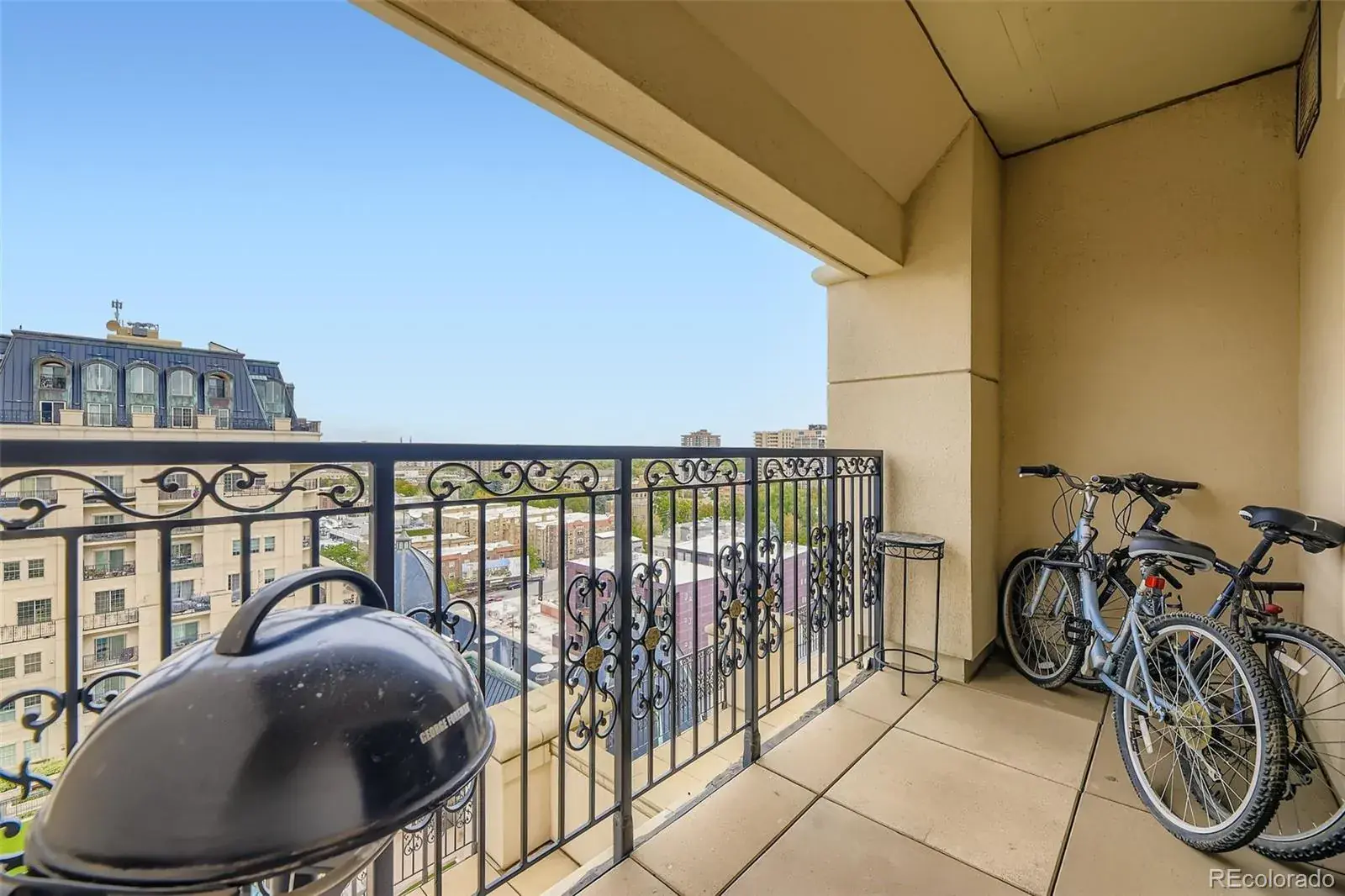 10102025183004 1600 29