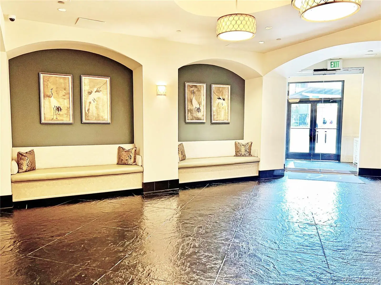 10102025183004 1600 36