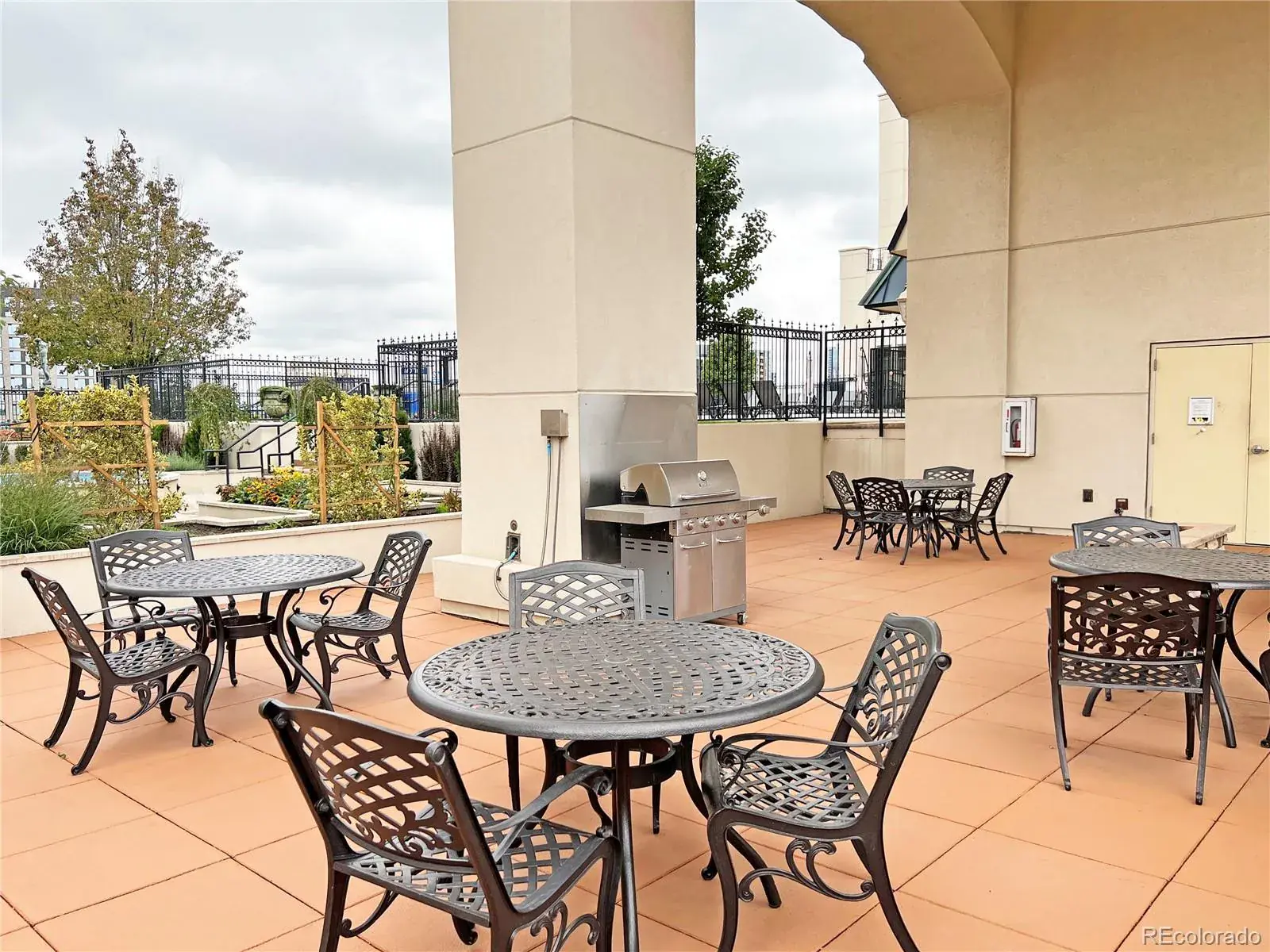 10102025183004 1600 42