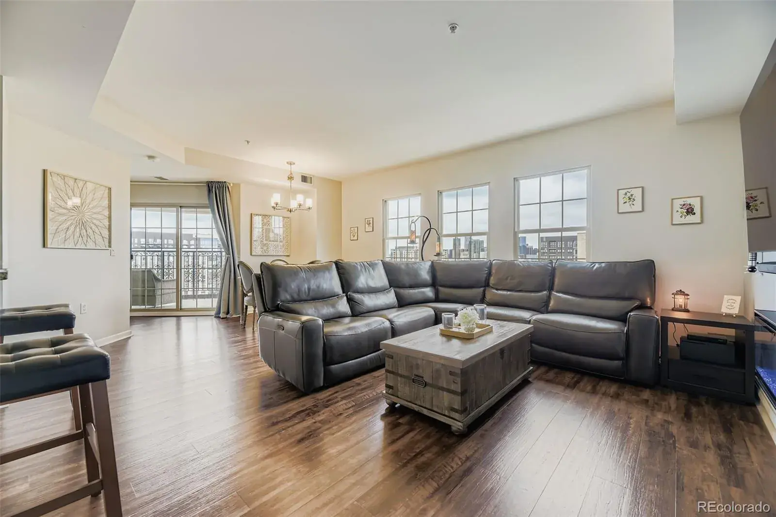 10102025183004 1600 5