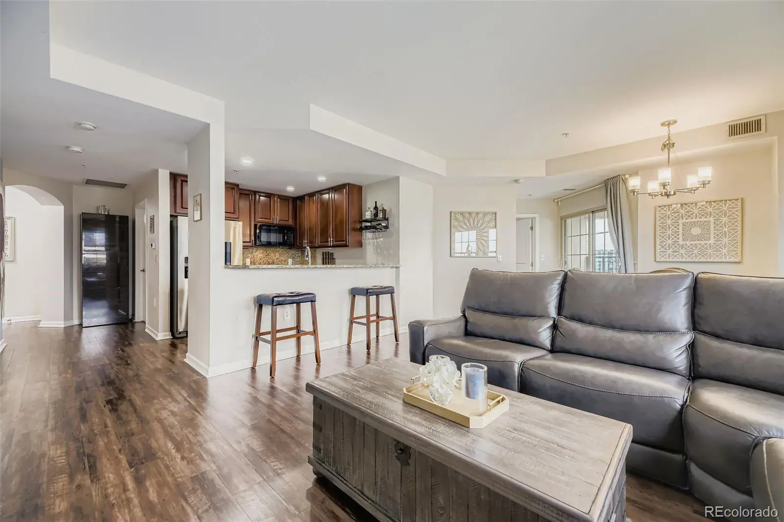 10102025183004 1600 7