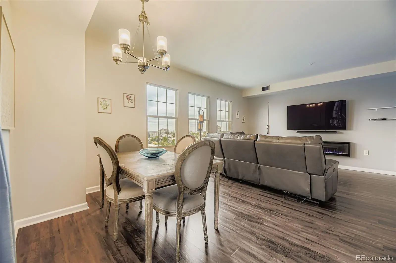 10102025183004 1600 9